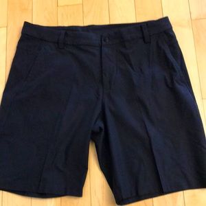 Lululemon mens golf shorts sz 40  4 pockets black Casual. Excellent!